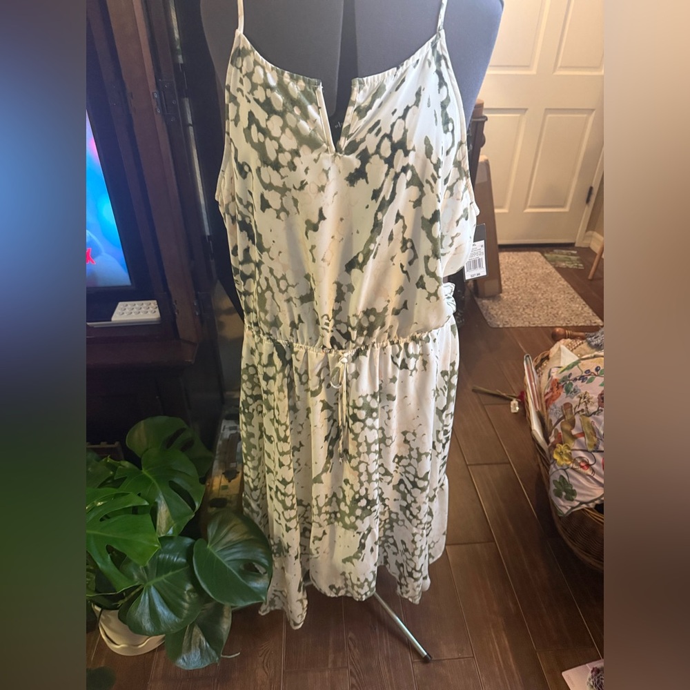 Mossimo Green and White Midi Dress